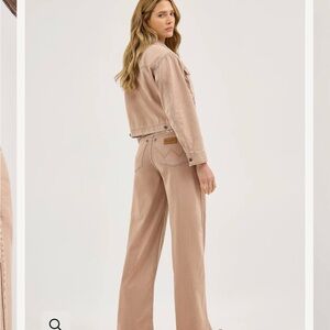 Wrangler Women's Loose Spat Jean in Raw Umber